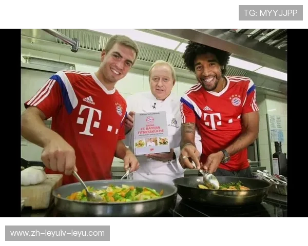 足球运动员的饮食管理与营养补充策略